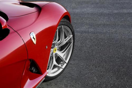 ferrari-812-superfast-26